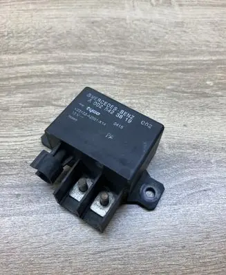 Mercedes-Benz E W211 Charging relay A0025423819