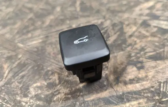 Ford Fusion II Tailgate opening switch DG9T19B514AAW