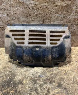 Mitsubishi L200 Engine splash shield/under tray 