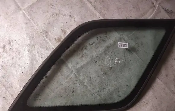 Opel Frontera B Rear side window as2