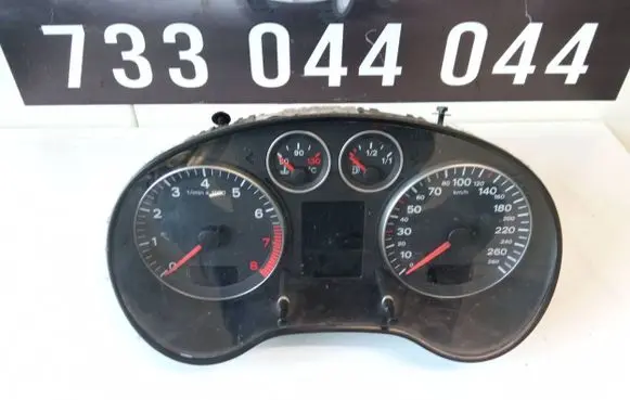 Audi A3 S3 8P Speedometer (instrument cluster) 8P0920931B
