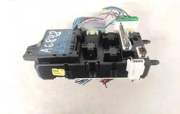 Mitsubishi Space Star Fuse box set mr318828