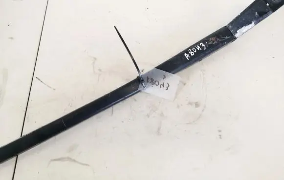 Front wiper blade arm