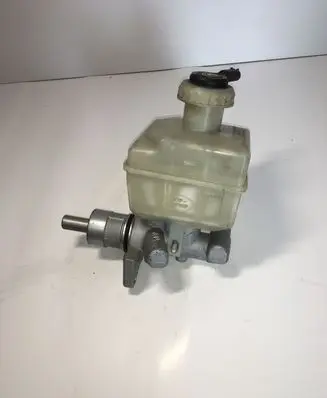 Land Rover Discovery 3 - LR3 Master brake cylinder 74471269C