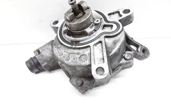 Volvo V70 Vacuum pump 31219463