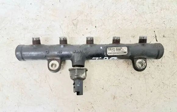 Volvo V50 Fuel main line pipe 9681649580