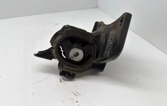 Toyota Auris E180 Gearbox mount AVA3273