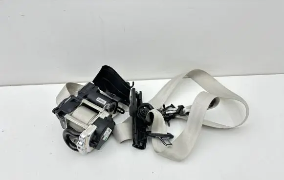 Volvo XC60 Front seatbelt 32149087 642713800A 636903200D