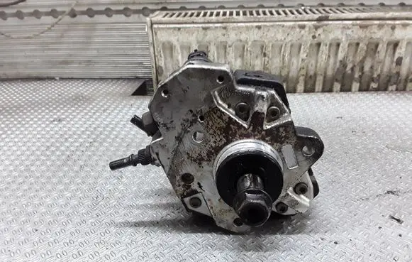 KIA Sorento Fuel injection high pressure pump 331004A010 0445010101