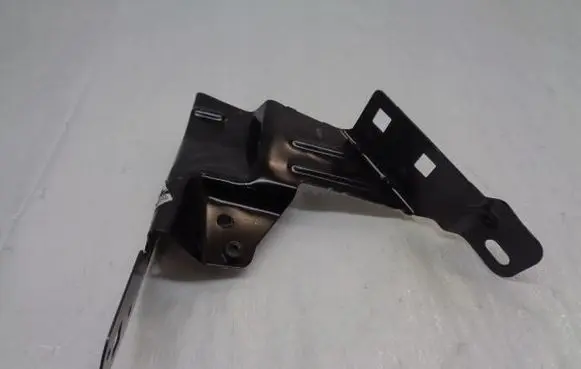 Citroen C4 Cactus Fender mounting bracket 9804742480