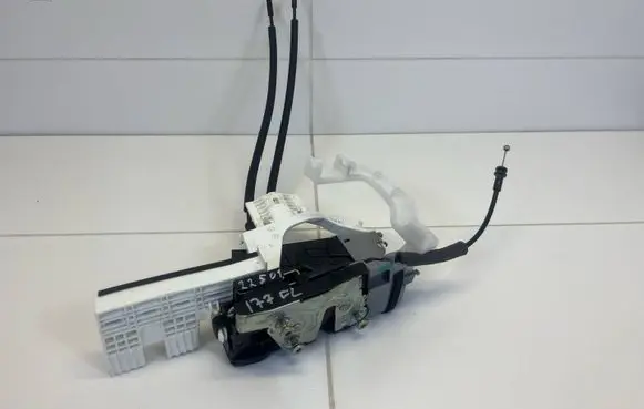 Hyundai Tucson TL Rear door lock 81310D3510
