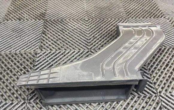 Chrysler Pacifica Air intake duct part 33357C
