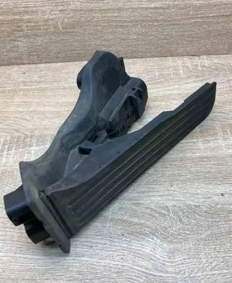 Volkswagen PASSAT B6 Accelerator throttle pedal 1K1723503AJ 6PV011039 WITHPLUG