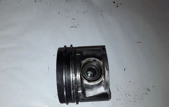 KIA Carens I Piston NOCODE