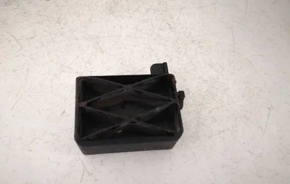 Ford Mondeo MK IV Radiator mount bracket 6G918A452EA