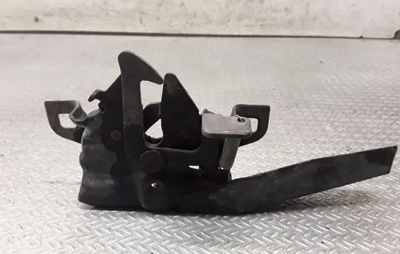 Engine bonnet/hood lock/catch