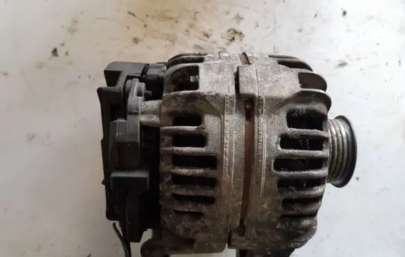 Opel Zafira A Generator/alternator 0124415005