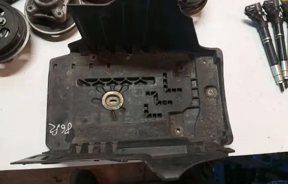 Volvo S60 Battery tray 31294786