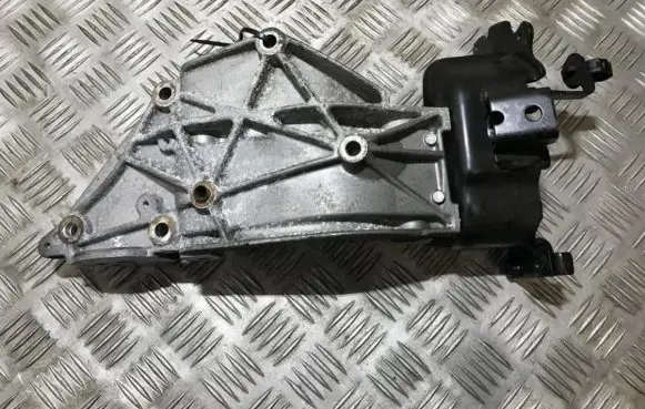 Volvo V50 Engine mounting bracket 9650034280