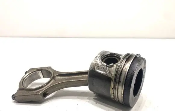 BMW X3 F25 Piston with connecting rod N47D20C