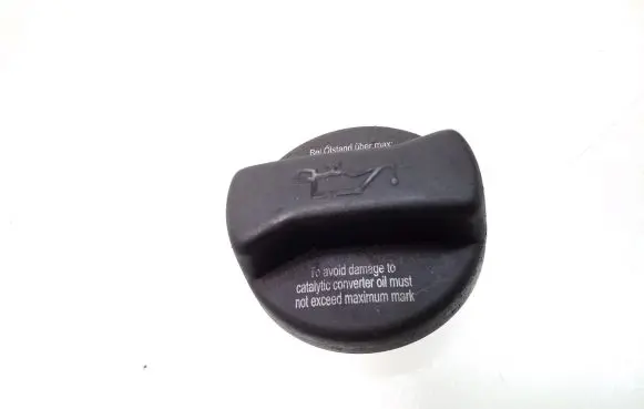 Skoda Octavia Mk2 (1Z) Oil filler cap 026103485K