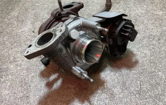 Ford Focus Turbo GTD1244VZ 9813241380 8452752