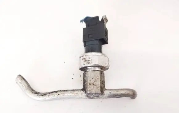 Mercedes-Benz A W176 Air conditioning (A/C) pressure sensor 2110000283