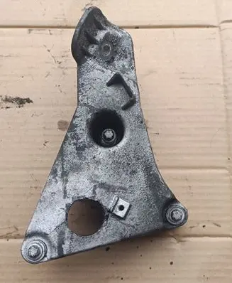 BMW 5 E60 E61 Engine mounting bracket 2211677705301 22116777053 6777053