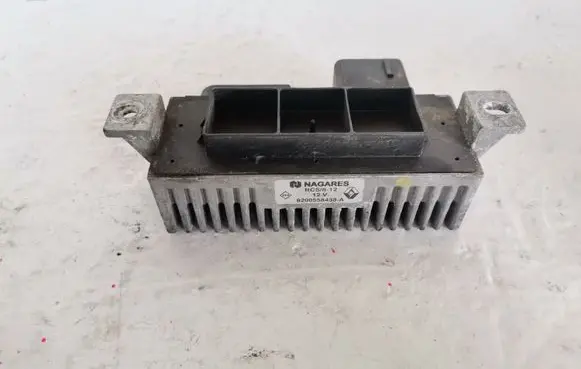 Nissan Qashqai+2 Glow plug pre-heat relay 8200558438A