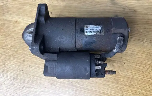 Opel Insignia A Starter motor 55353857