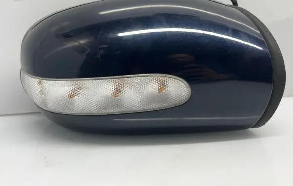 Mercedes-Benz C W203 Front door electric wing mirror 413133418
