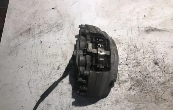 Mercedes-Benz C W205 Front brake caliper A0114219598