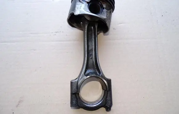 Mini One - Cooper F56 F55 Piston with connecting rod 858046204