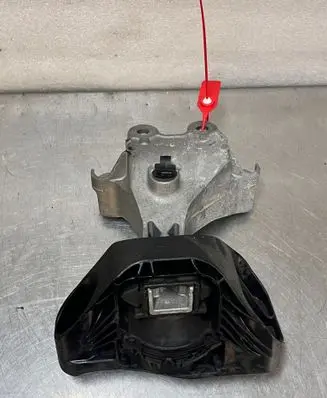 Dacia Duster III Engine mount vacuum valve 112862424R