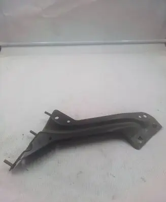 Audi Q5 SQ5 Fender mounting bracket 8r0821135