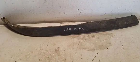 Opel Astra H Front bumper lip 13238560 375768702
