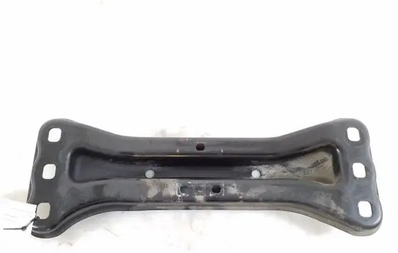 Mercedes-Benz C W204 Engine mounting bracket A2042421001