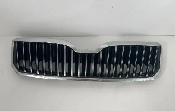 Skoda Superb B6 (3T) Front bumper upper radiator grill 3T0853668B