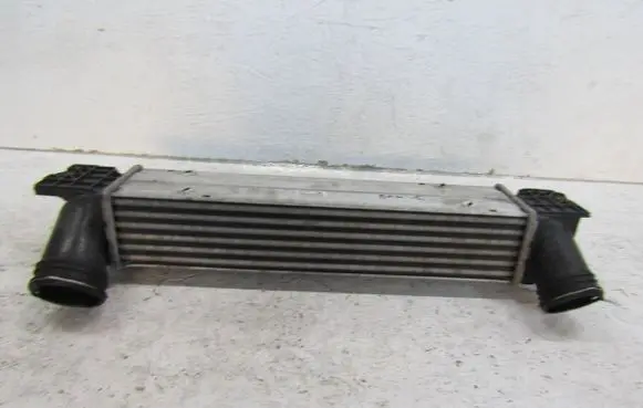 BMW 1 E81 E87 Intercooler radiator 7798788
