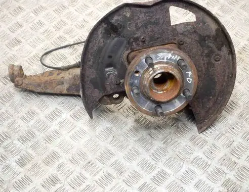 Land Rover Discovery 3 - LR3 Front wheel hub
