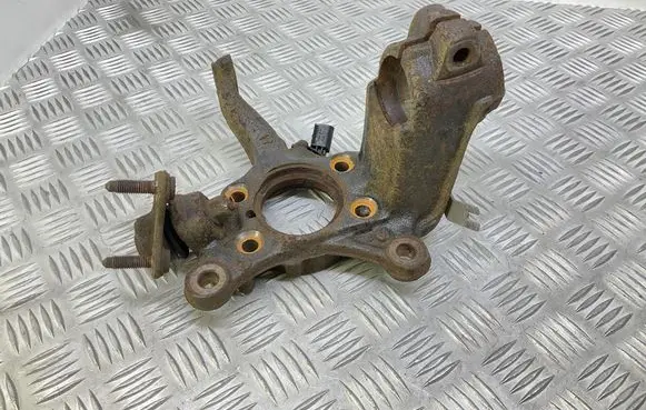 Volkswagen Jetta VI Front wheel hub 5C0255 1K0611841F