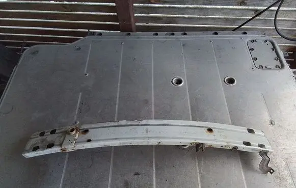 Nissan Qashqai Front bumper cross member 21456480