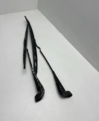 Audi 80 90 B2 Front wiper blade arm