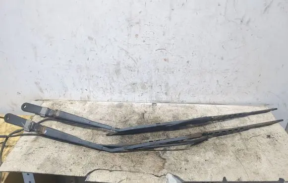Iveco Daily 5th gen Front wiper blade arm 