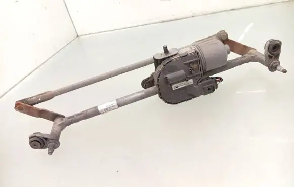 Volkswagen Golf VI Front wiper linkage and motor 1K1955119F