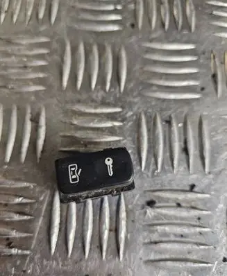Skoda Rapid (NH) Central locking switch button 1Z0962125A 1380