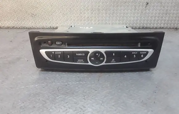 Radio/CD/DVD/GPS head unit