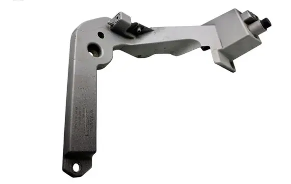 Volvo XC40 Fender mounting bracket 32234762