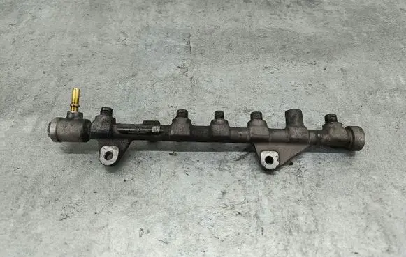 Opel Vivaro Fuel main line pipe