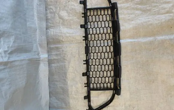 BMW 3 F30 F35 F31 Front bumper lower grill 8054132